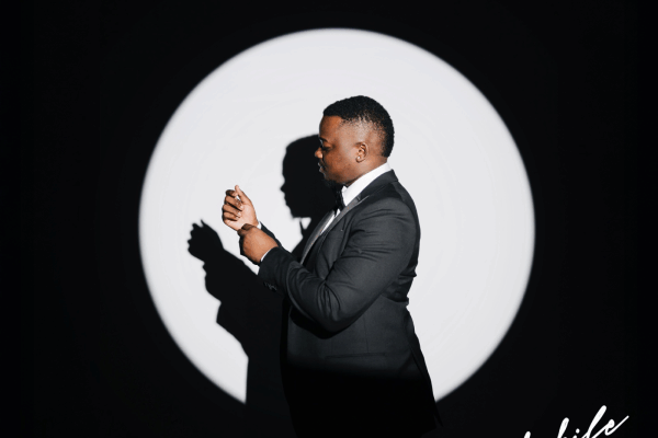 Sfarzo Rtee – Hello ft. De Rose